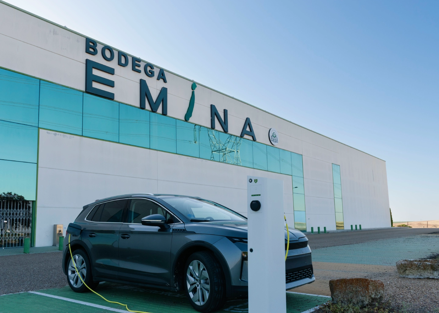 Emina_Bodega_Rueda_electrico_2025_baja00